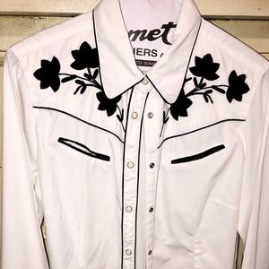 Ladies embroidered Ryan Michael blouse.